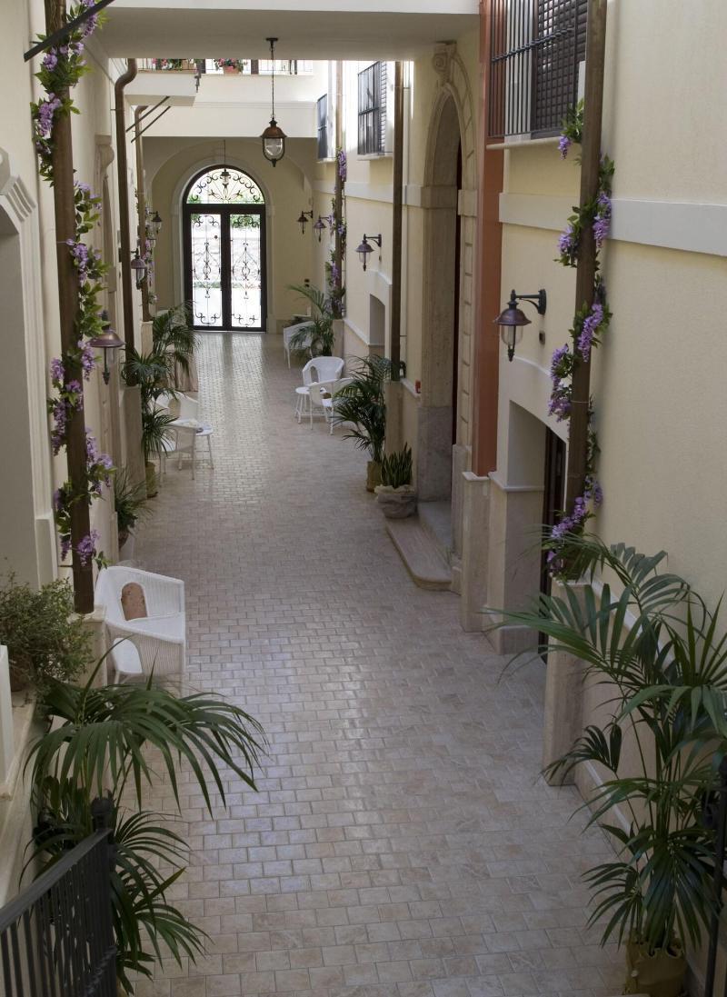 Aparthotel Palazzo Reginella Bovalino Marina Zewnętrze zdjęcie