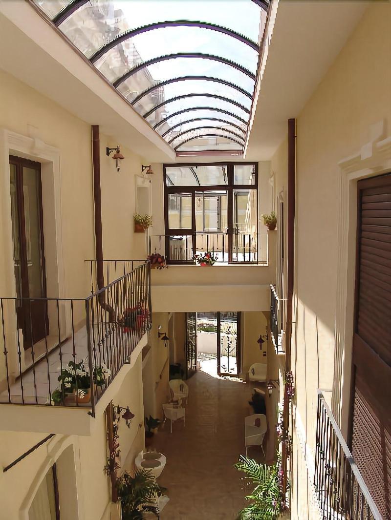Aparthotel Palazzo Reginella Bovalino Marina Zewnętrze zdjęcie