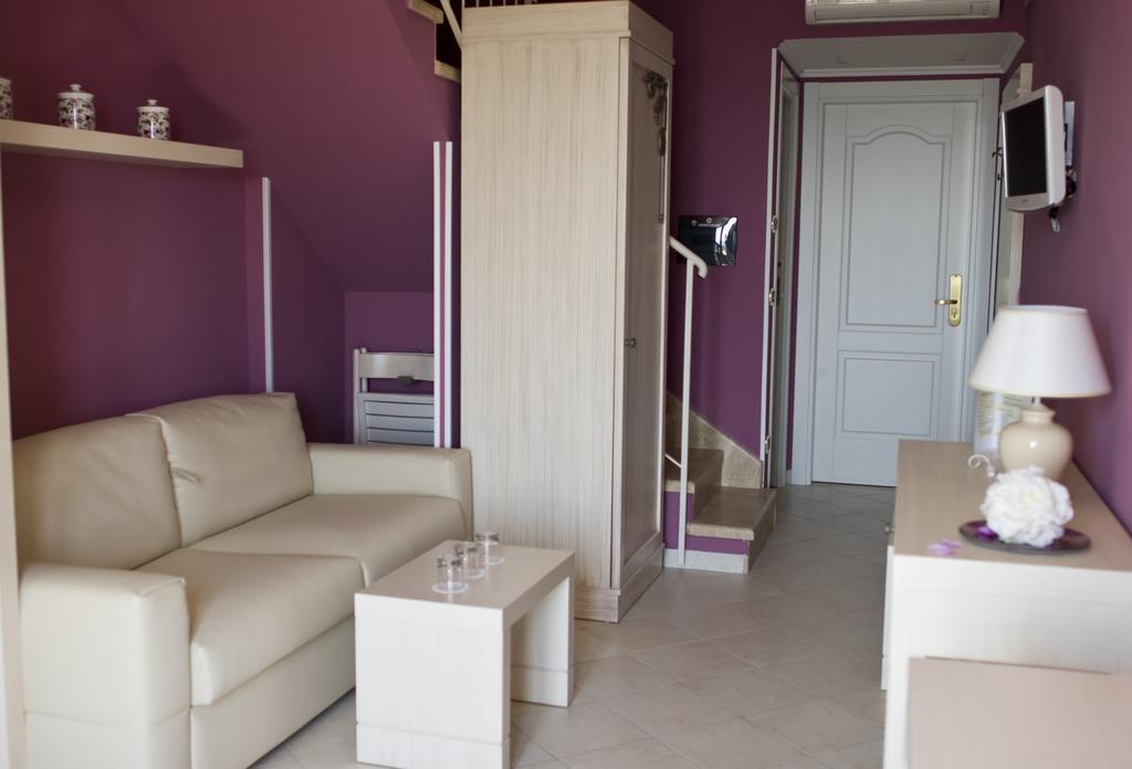 Aparthotel Palazzo Reginella Bovalino Marina Pokój zdjęcie
