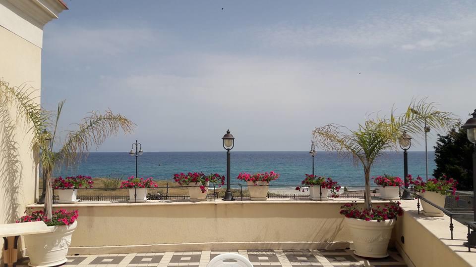 Aparthotel Palazzo Reginella Bovalino Marina Zewnętrze zdjęcie